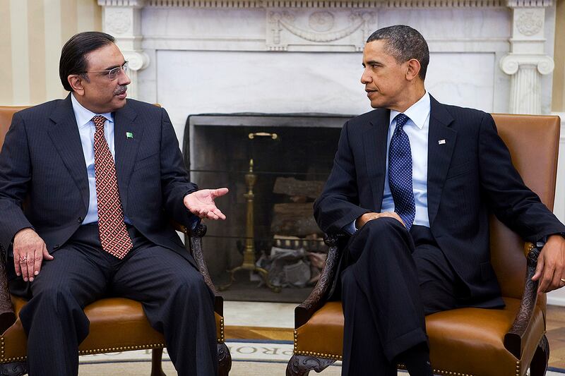 articles/2011/11/30/foreign-policy-games-pakistanis-must-play-with-the-americans/obama-zardari-cheat_pz379v
