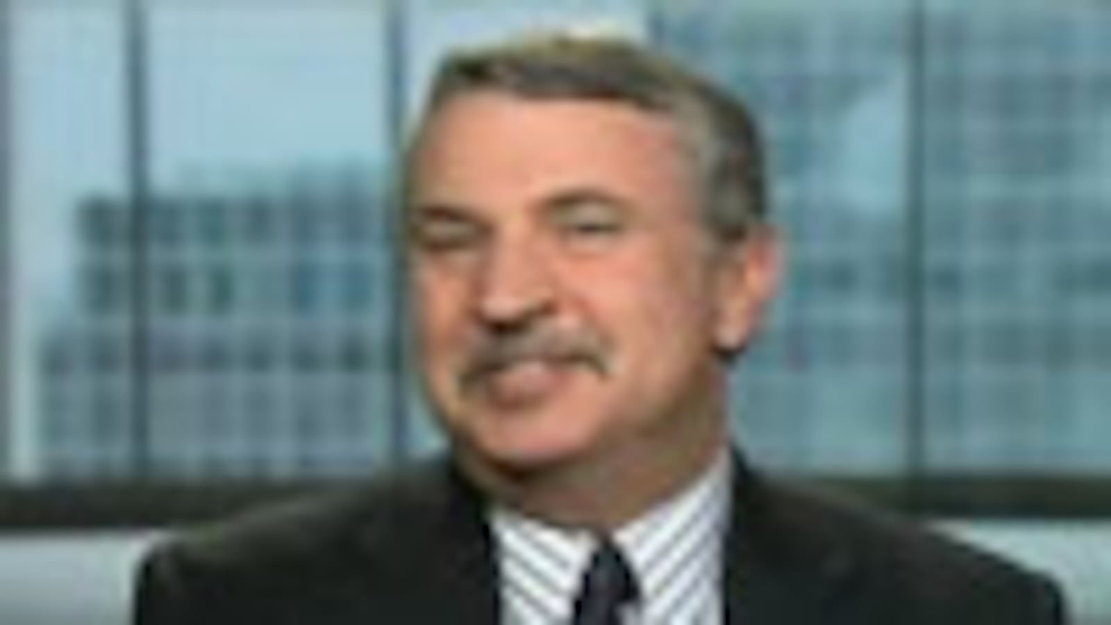 videos/2009/03/17/thomas-friedman-econ-junkie/gma-friedman-glue_18200_dauetd