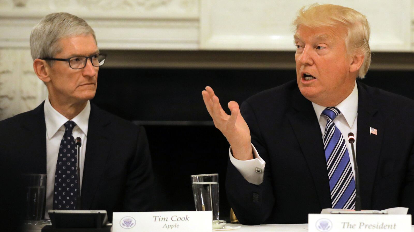 170620-tim-cook-hero_qbrmdz