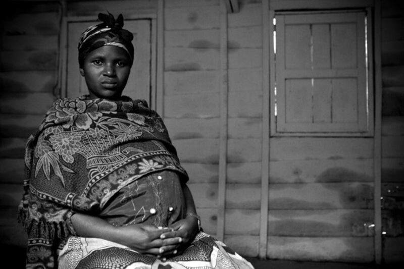 galleries/2009/10/07/in-the-congo-pregnant-and-displaced/elliot---15_g7rvc1