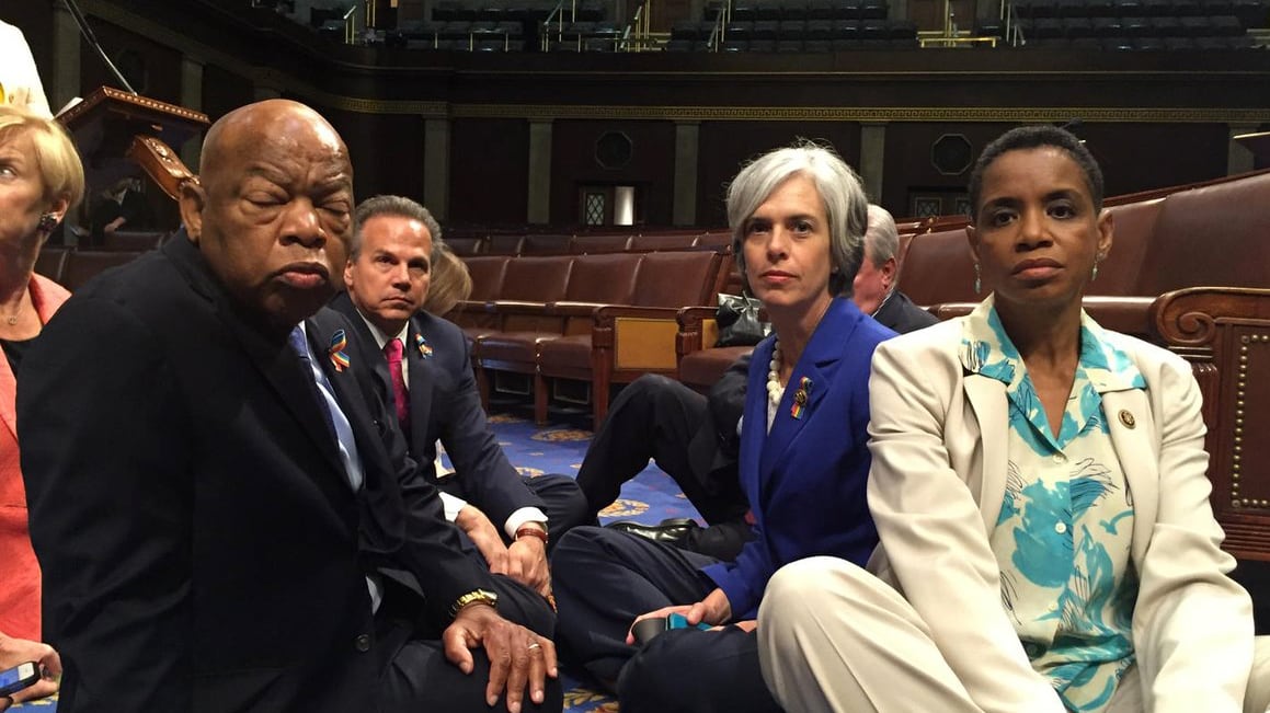 articles/2016/06/22/civil-rights-icon-takes-on-gop-guns/160622-laslo-john-lewis-guns-tease_phrltp