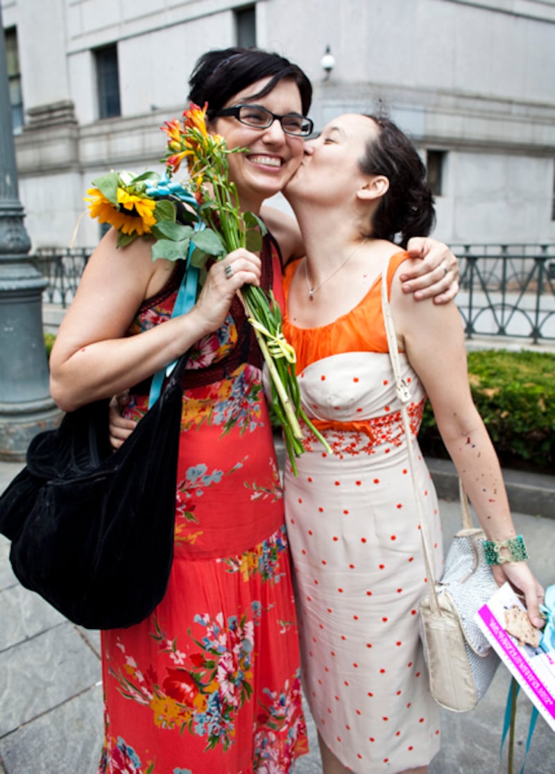 galleries/2011/07/24/new-york-gets-hitched/gay-marriage2549_fhclhn