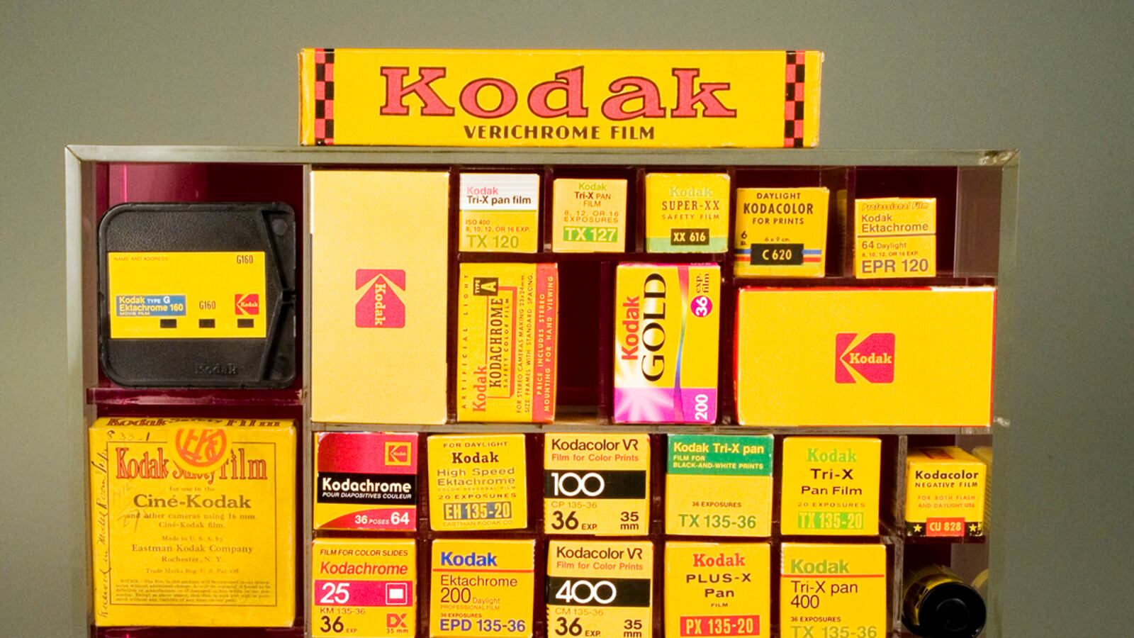 articles/2012/01/20/kodak-bankruptcy-may-lead-to-fadeout-of-legendary-film-company/kodak-bankrupt-gopnik-tease_so6kca