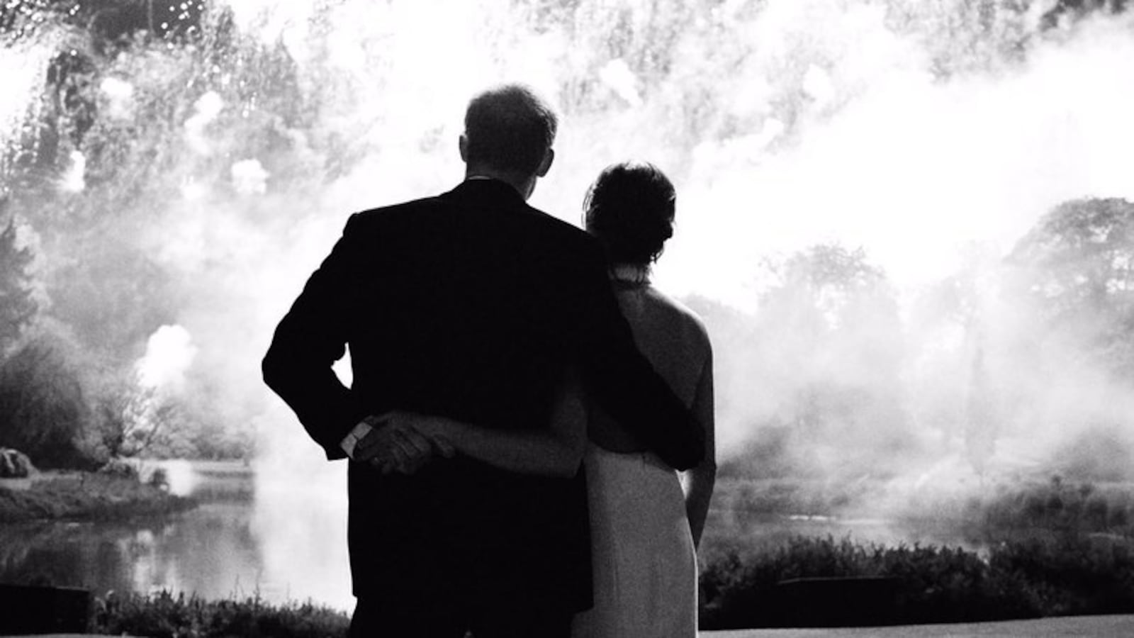 DuX0t9LWoAARoEn_yo7iup