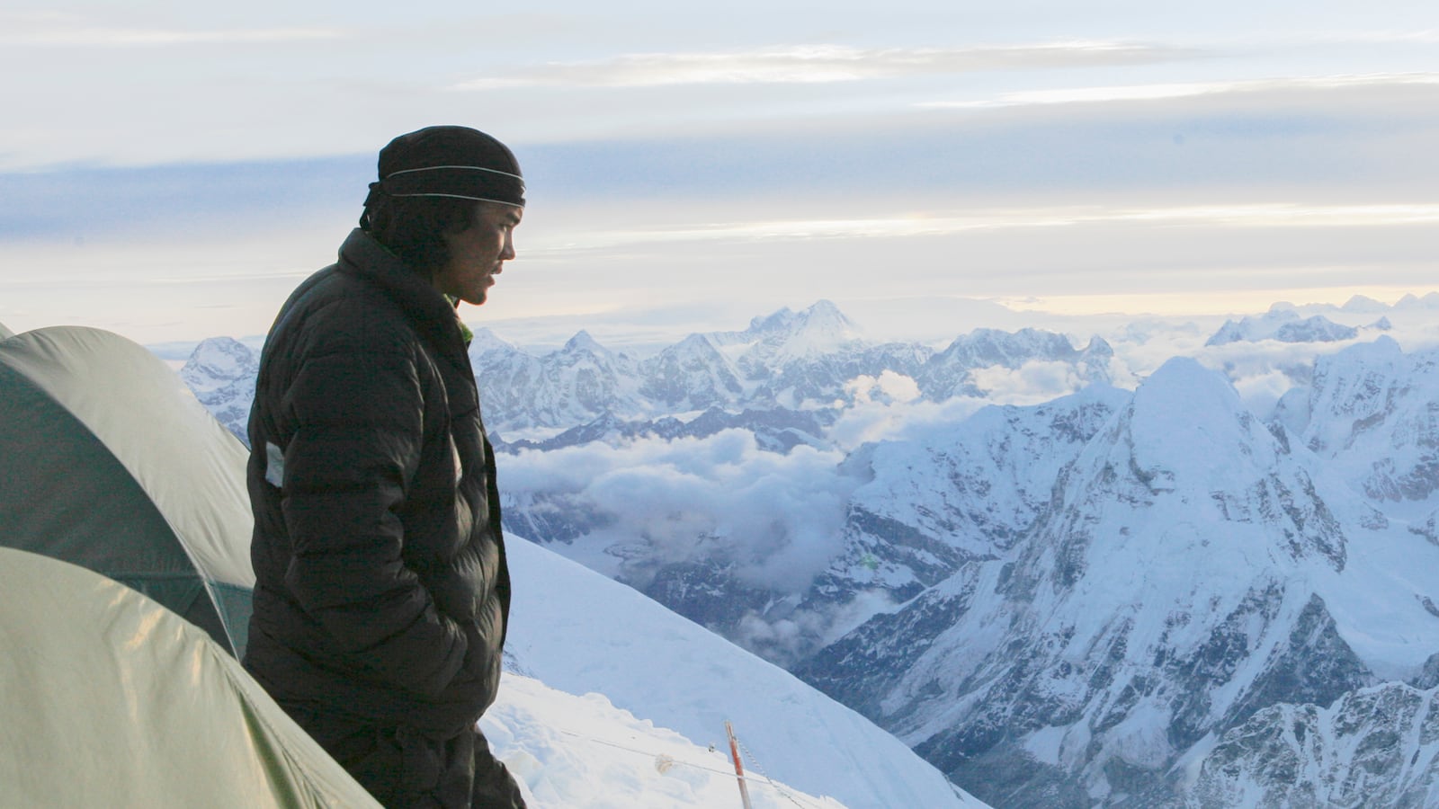 articles/2015/11/14/race-row-on-mount-everest-sherpas-square-off-against-racist-western-climbers/151112-hines-sherpa-documentary-tease_pqz4bl