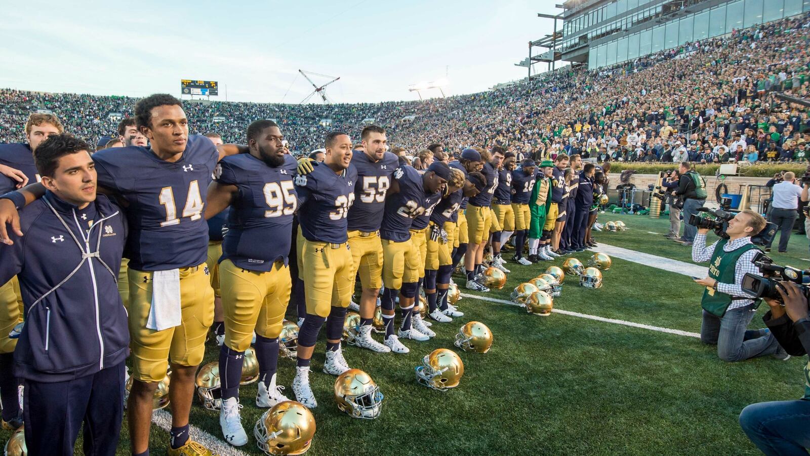 cheats/2016/08/20/notre-dame-players-arrested-for-pot-handgun/160820-notre-dame-arrests-cheat_lflrya