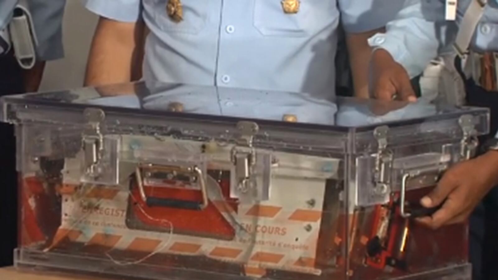 cheats/2015/01/11/divers-search-for-airasia-black-box/150116-black-box-cheat_plk3p5