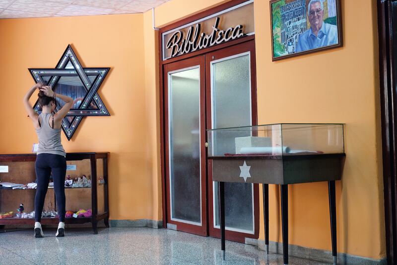 galleries/2015/10/18/old-jerusalem-in-new-havana/151015-cuba-jewish1_tdjx86