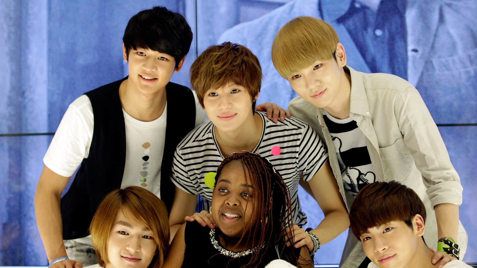 articles/2014/08/31/black-k-pop-fans-come-out-of-the-closet/140829-wong-kpop-tease_jm96sk