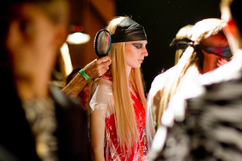 galleries/2011/11/09/versace-for-h-m-photos-from-fashion-show-with-nicki-minaj-prince/backstage-hair-versace-hm-fashion-show_rxusoo