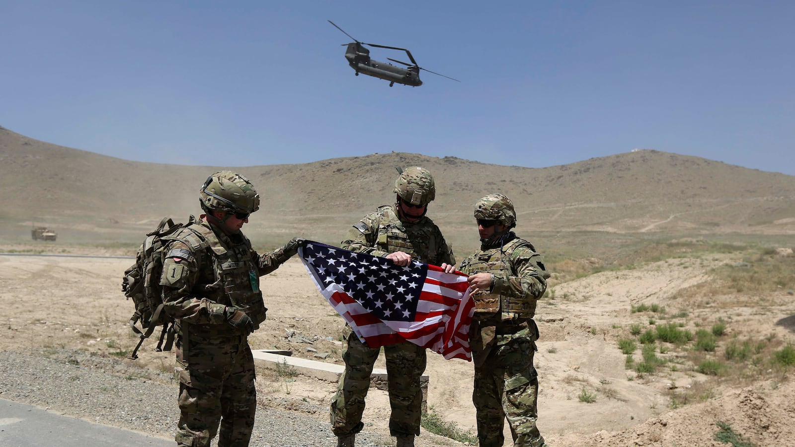 galleries/2013/06/19/karzai-takes-control-of-afghanistan-photos/130618-afghanistan1_yzopin