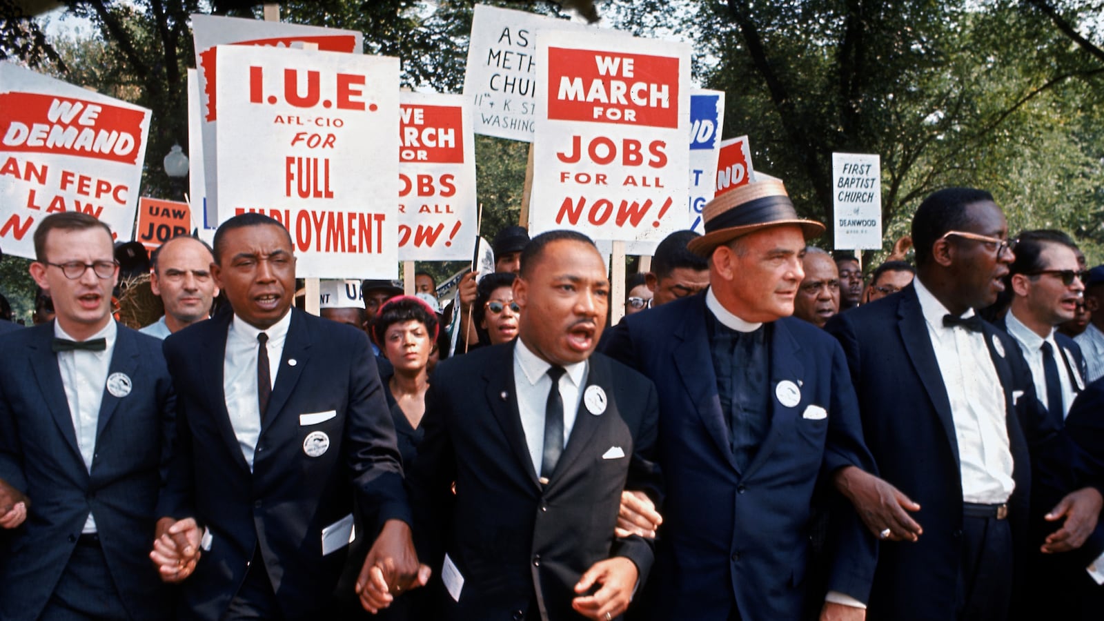 articles/2014/08/23/how-we-got-to-ferguson-a-reading-list/140822-masciotra-race-tease_gvrkao