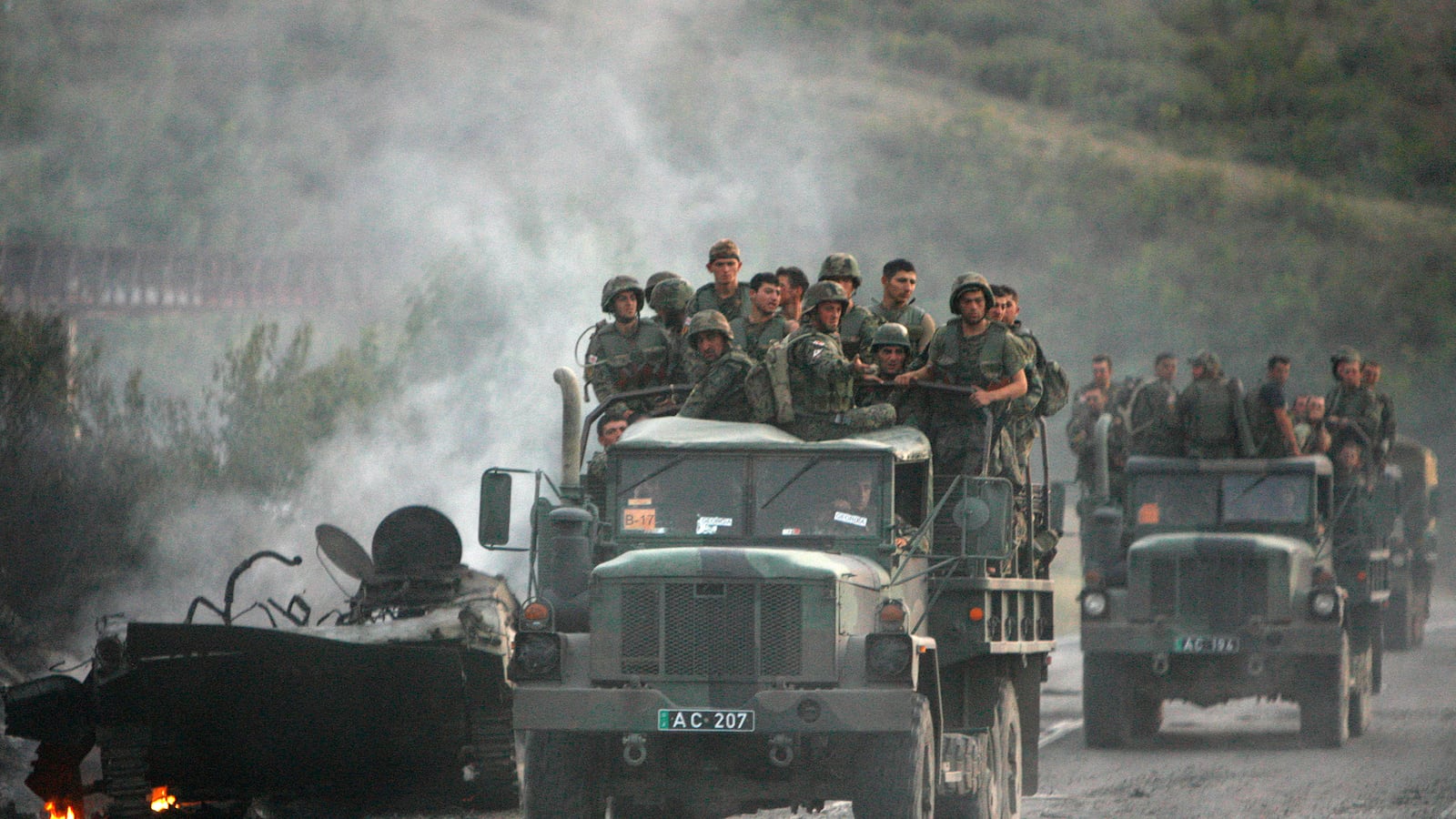 articles/2014/05/07/what-to-do-when-russia-invades-your-country/140506-lake-russia-tease_est4yt