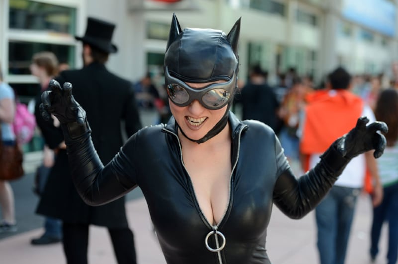galleries/2012/07/16/the-craziest-costumes-from-comic-con-2012-photos/comic-con-costumes-cat-woman_xwxqnu