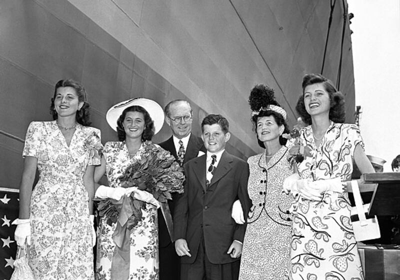 galleries/2009/07/30/intimate-photos-of-the-kennedy-family/kennedy-fam-4_ygi7ut