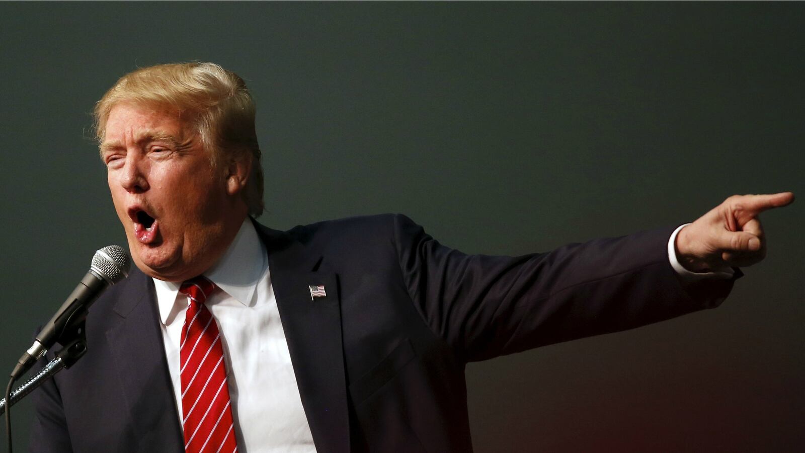 cheats/2015/10/21/trump-i-d-consider-closing-mosques/151020-trump-cheat_dci6vk