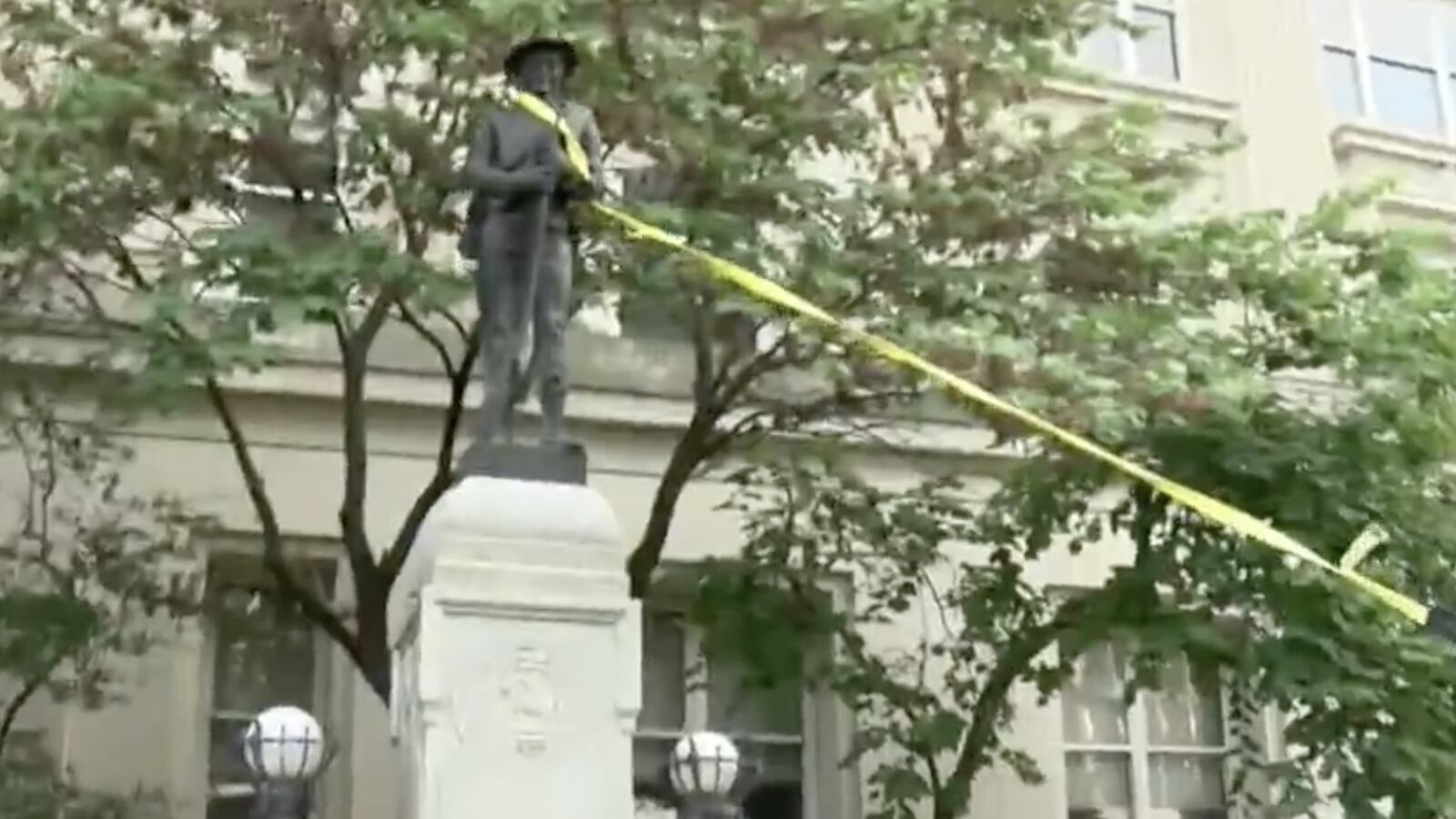 durham-nc-topple-statue_xsnedh