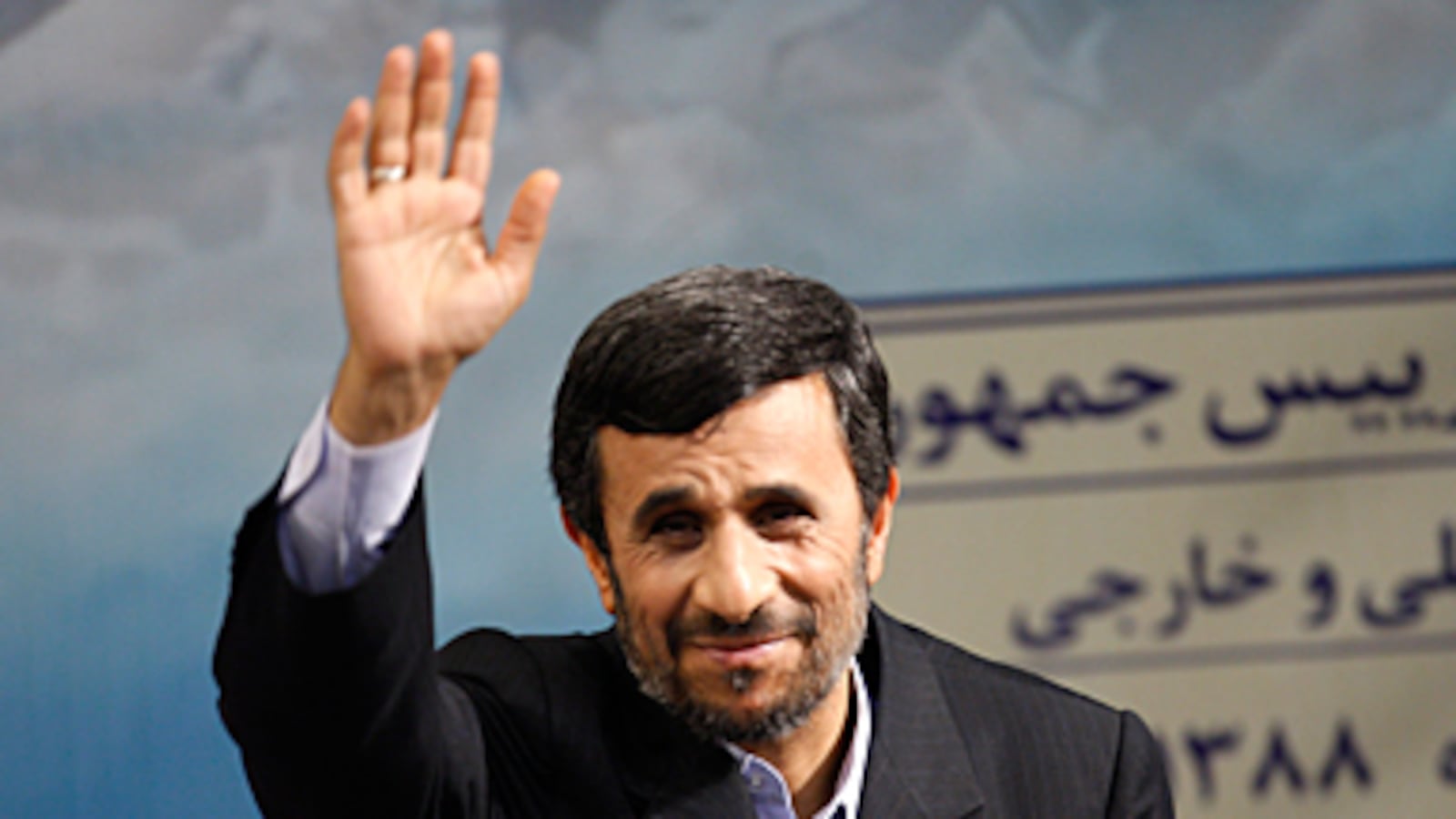 articles/2010/09/23/my-dinner-with-irans-mahmoud-ahmadinejad/kinzer-ahmadinejad-dinner_128835_cuqdea