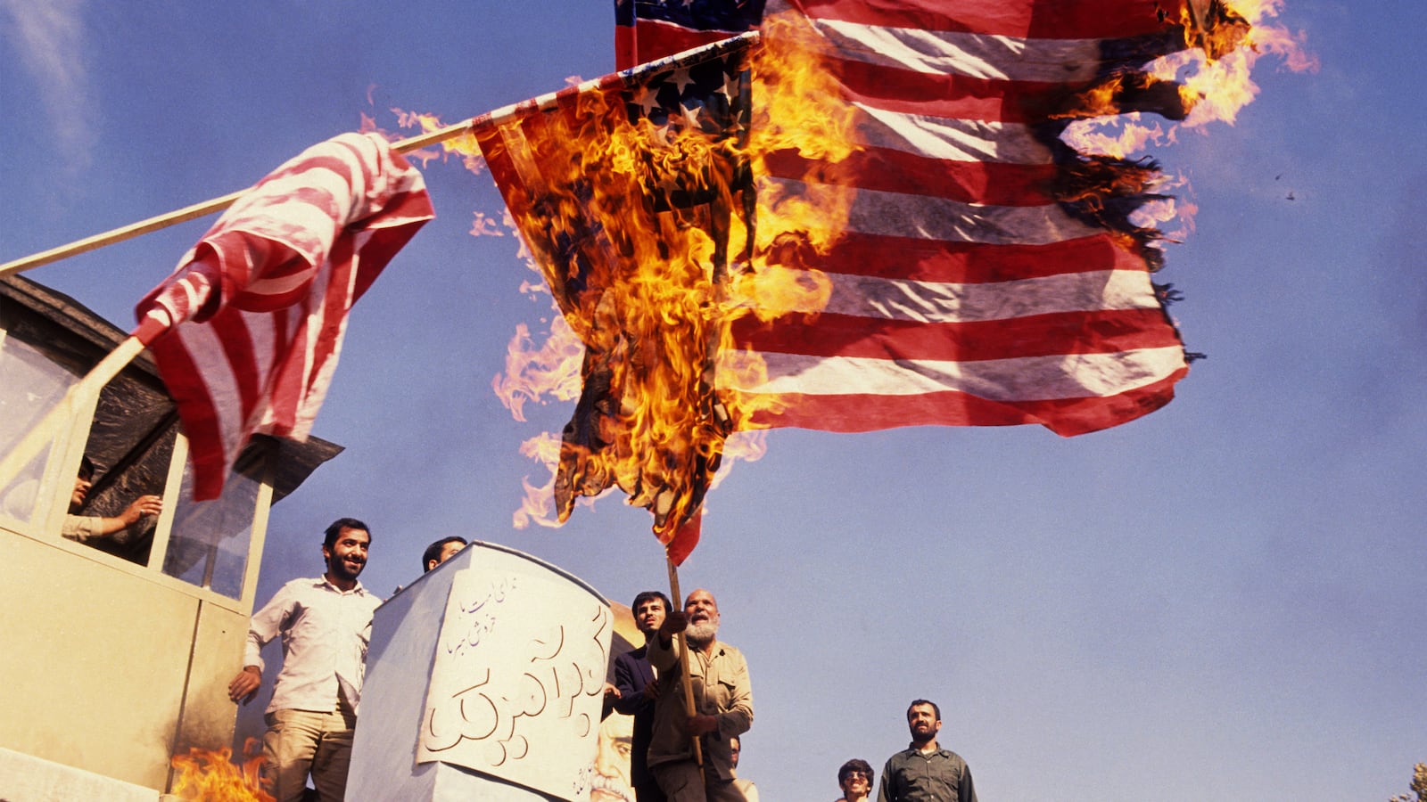 190916-warren-us-relations-tease_vuckvs