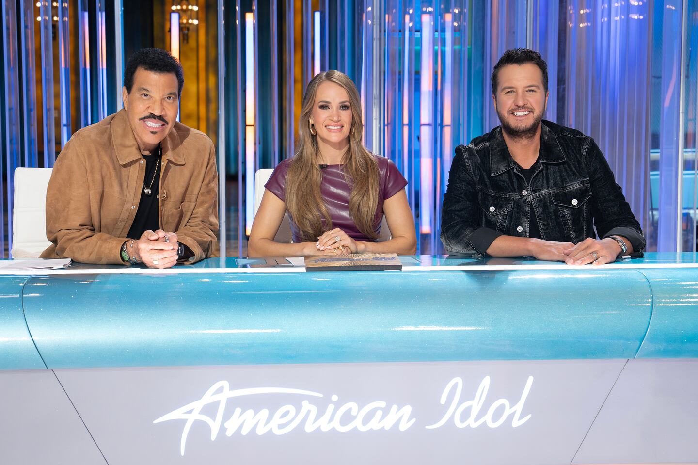 MAGA ‘American Idol’ Judge Carrie Underwood Claps Back at Booing Audience