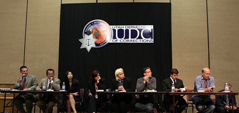 galleries/2010/06/18/the-execution-of-ronnie-lee-gardner/gardner-execution-8_npna6o