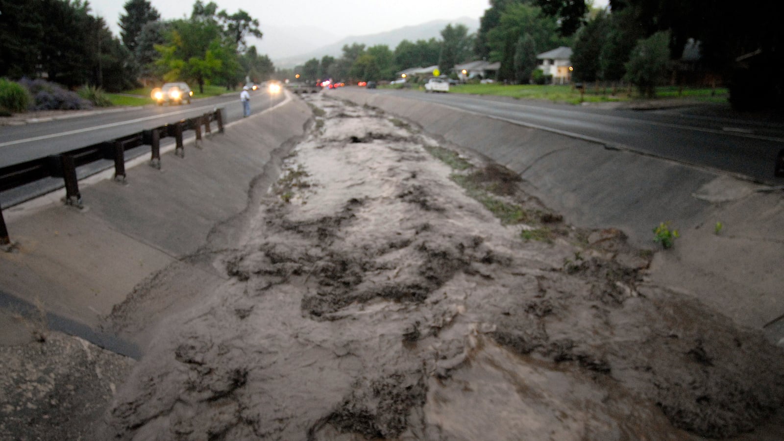 cheats/2013/08/10/1-dead-3-missing-in-co-floods/130810-flood-cheat_dd7x8f