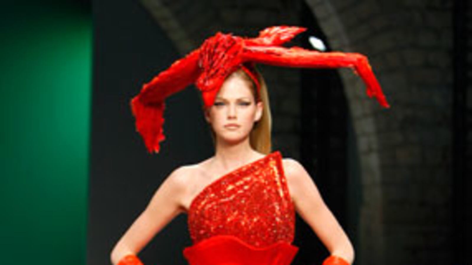 galleries/2009/07/08/bondage-chic/haute-couture-5_x1novf