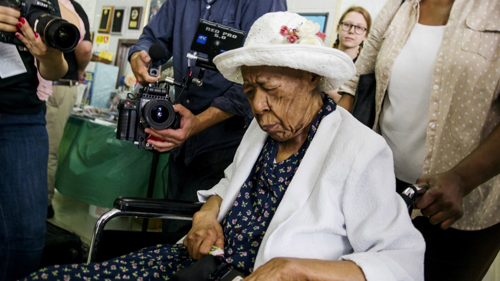 cheats/2016/05/13/world-s-oldest-person-dies-at-116/160513-oldest-woman-dies-cheat_frjeqh