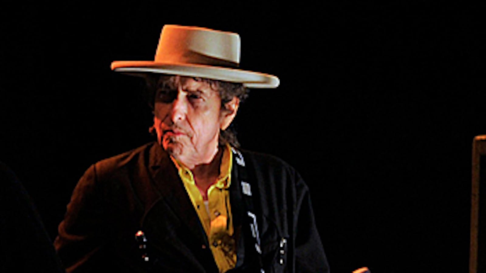 cheats/2011/04/07/bob-dylan-performs-in-china/bob-dylan-in-china_qvjgfv