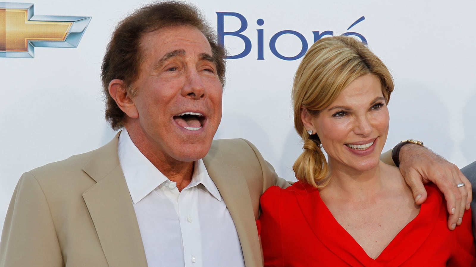 articles/2016/05/31/casino-mogul-steve-wynn-won-t-let-his-ex-wife-sell-her-1-billion-in-stock/160530-smith-wynn-wynn-tease_f1oyxc