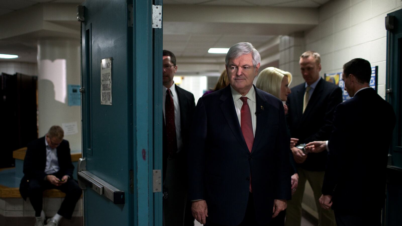 cheats/2012/01/11/newt-moderate-can-t-beat-obama/gop-candidates-campaign-in-new-hampshire-update-04_crmzqf