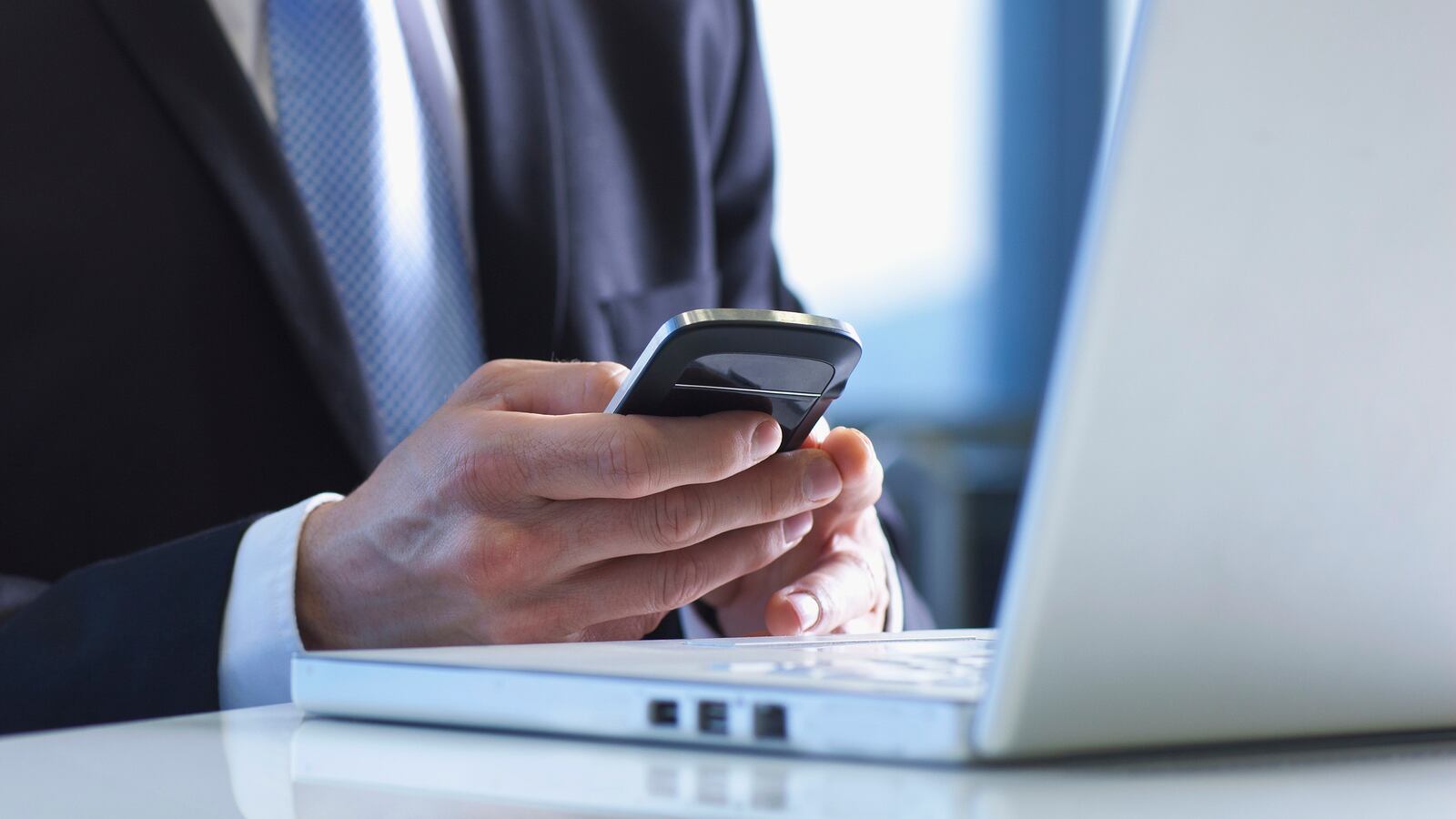 articles/2013/05/16/your-phone-records-may-have-been-seized-too-but-you-ll-never-know/130515-phone-records-dzieza-tease_lj9xb7