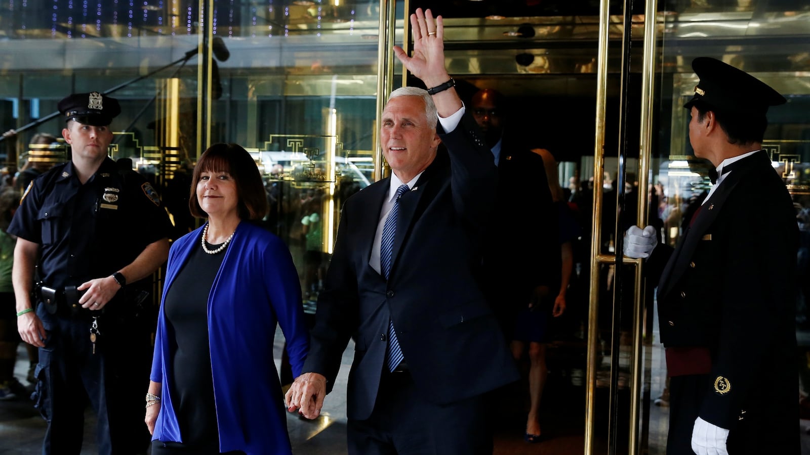 cheats/2016/07/16/pence-supports-trump-s-muslim-ban/160716-pence-muslim-ban-cheat_x1b8es