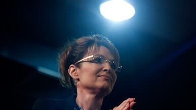 articles/2011/03/17/sarah-palins-2012-chances-polls-show-she-cant-win-nomination/avlon-palin-popularity_166990_ultbw5