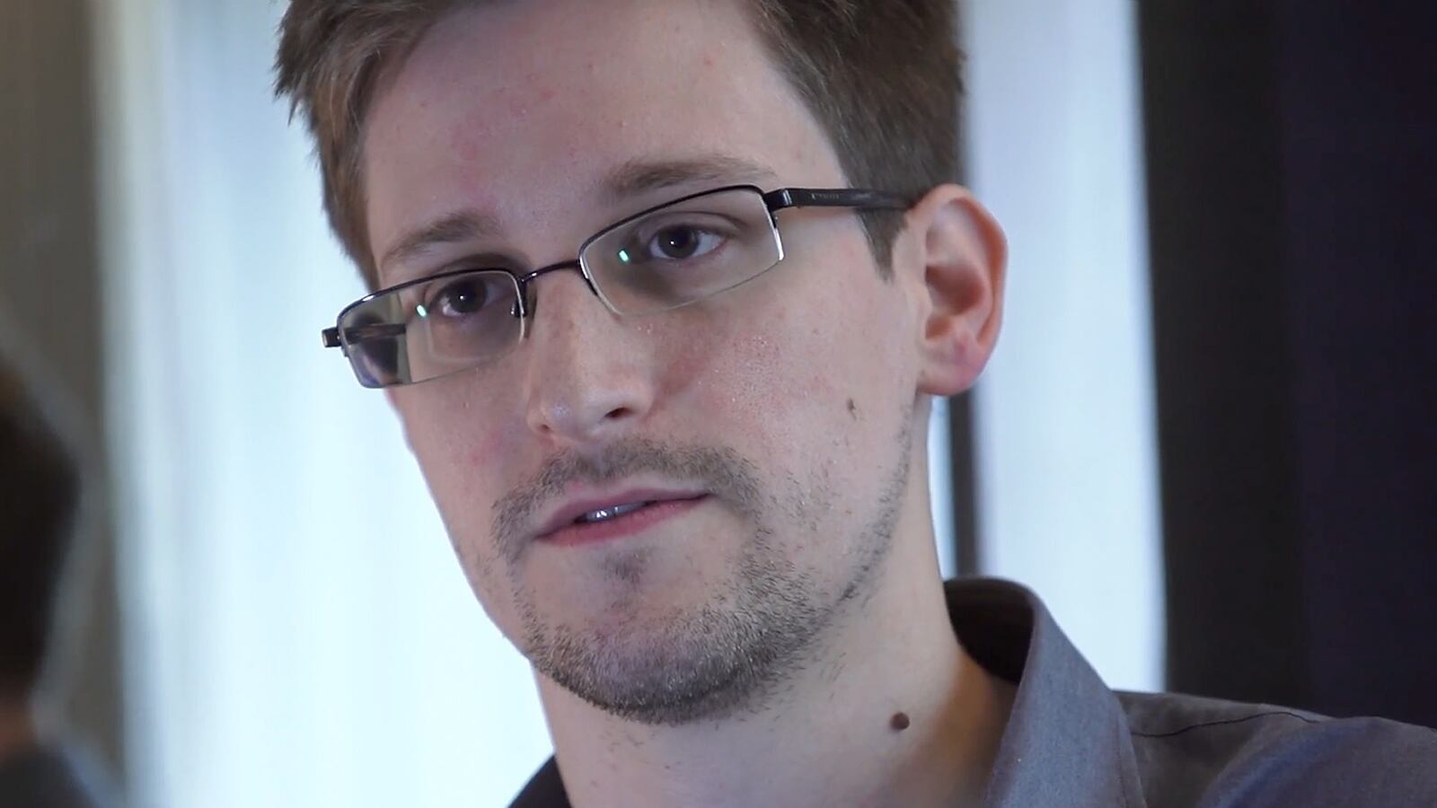 cheats/2013/10/17/snowden-didn-t-take-documents-to-russia/130824-snowden-nsa-cheat_h3mbtw