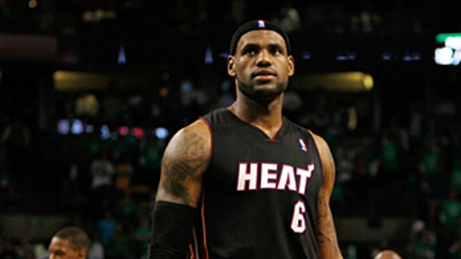 cheats/2010/10/27/lebron-loses-in-debut/lebron-james-mvp-1_sythu3