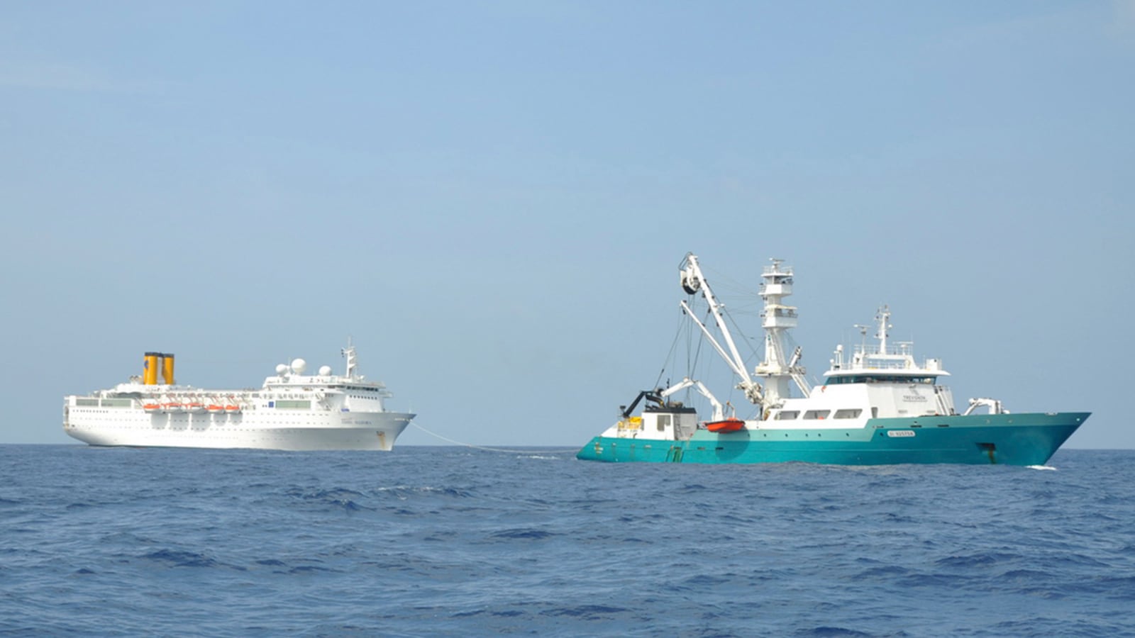 cheats/2012/02/28/power-fails-on-italian-cruise-ship/costa-allegra-ship-loses-power-towed-to-safety-cheat_vo7qzj
