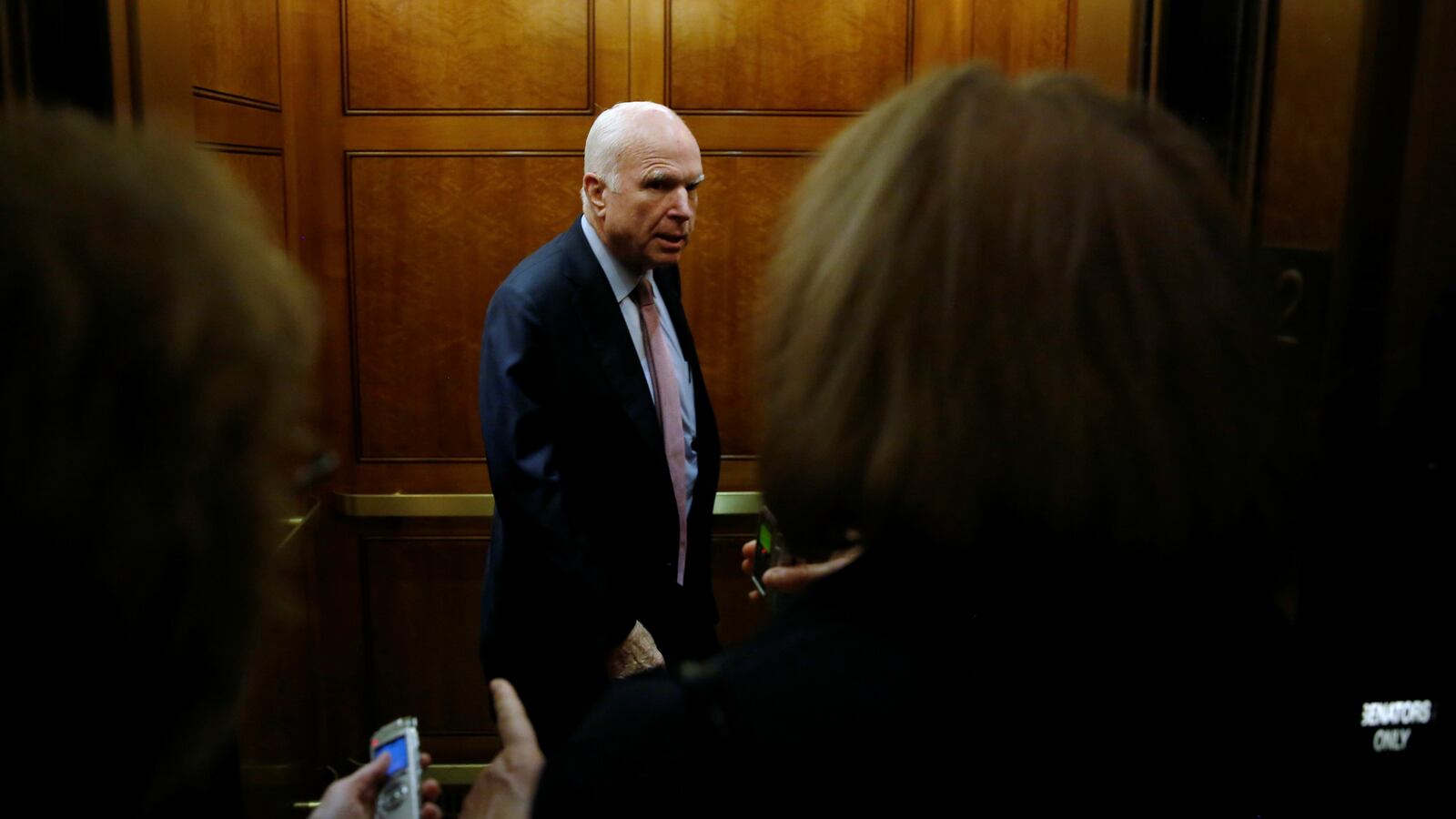 171023-mccain-cheat_sgkqk6