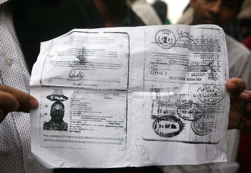 articles/2009/12/08/a-terrorist-immigration-service/shenon-headley_68006_k8fxju
