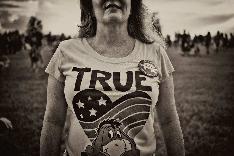 galleries/2012/10/10/charles-ommanney-stumps-with-mitt-romney-in-florida-photos/mitt-romney-in-florida-charles-ommanney-photos-04_oaaoim