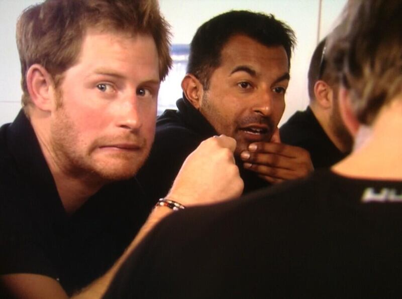 articles/2013/11/26/hairy-harry-grows-a-polar-beard/BZtQ0NHIQAA-7AU_rpnlwd