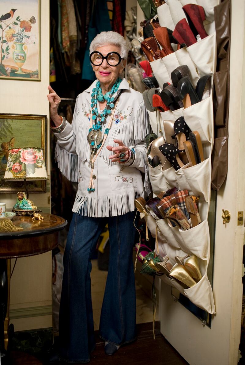 galleries/2013/08/01/iris-apfel-s-most-iconic-looks/130808-Iris-Apfel-09_vmgais