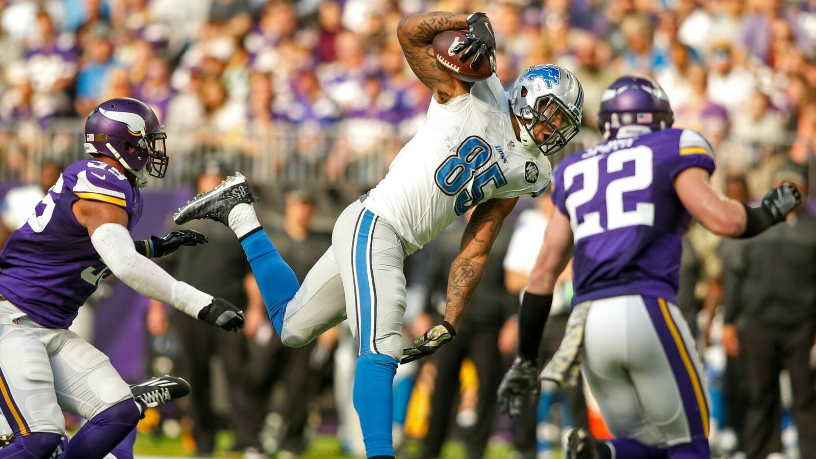 articles/2016/11/24/thanksgiving-2016-football-games-college-and-nfl-schedule-and-watch-live-stream-online/161121-warshaw-seo-thanksgiving-football-tease_zkdfkg