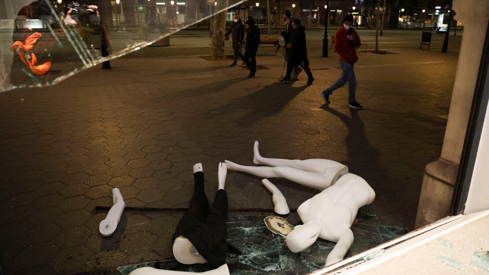 2021-02-20T212810Z_809172567_RC2LWL98REYY_RTRMADP_3_SPAIN-RIGHTS-RAPPER-PROTESTS_paxzpk