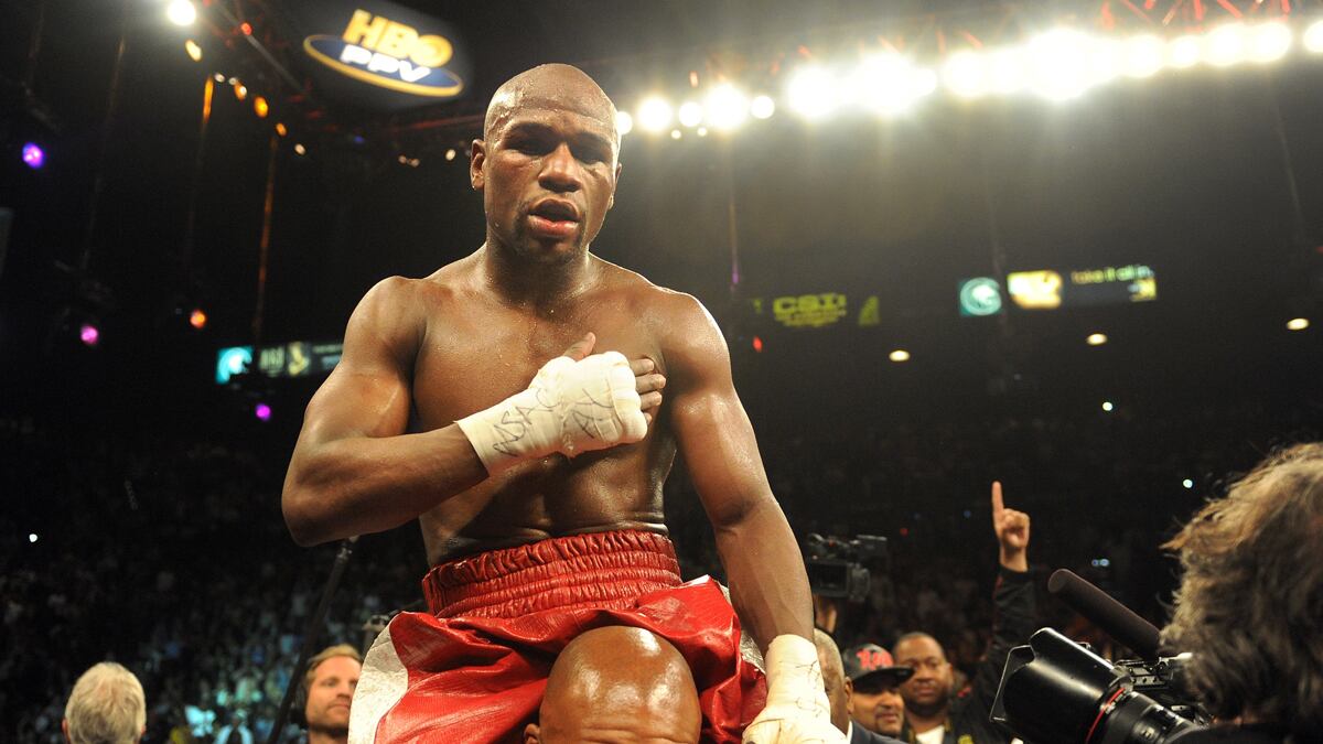 cheats/2012/05/06/mayweather-beats-cotto-in-drag-out/mayweather-beats-cotto-boxing-cheat_zwr8oi