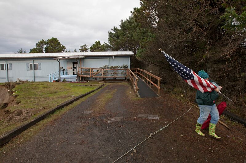 galleries/2014/12/12/pineapple-express-slams-california-photos/141212-cali-storm-09_once3x