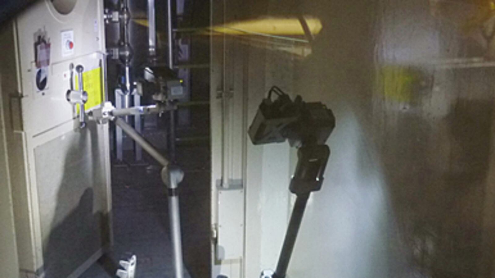 cheats/2011/04/18/robot-enters-japan-nuke-reactors/robot-in-nuclear-plant-japan_ssdxpq