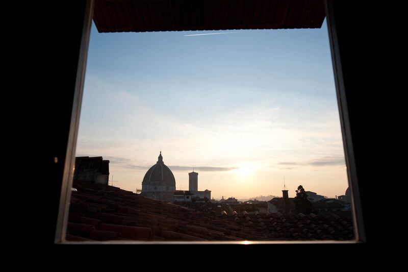 galleries/2013/06/03/13-stunning-sunsets-around-the-world-photos/130531-hotel-loggiato_ddrgeb