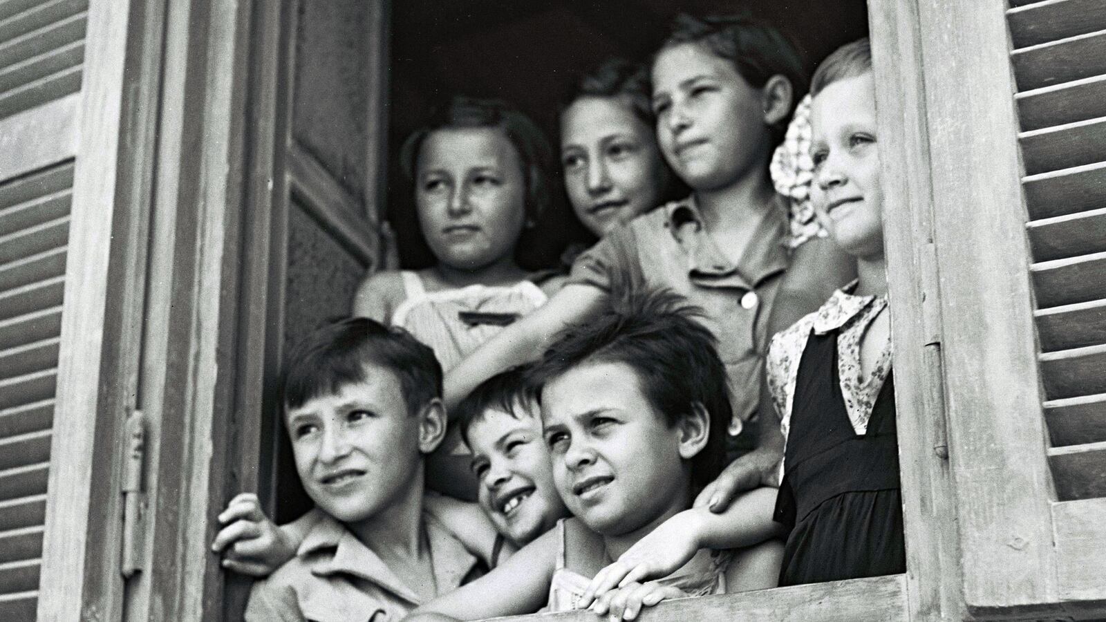 articles/2013/04/17/israel-beyond-the-conflict/zionist-pioneer-children-openz_qjvarh