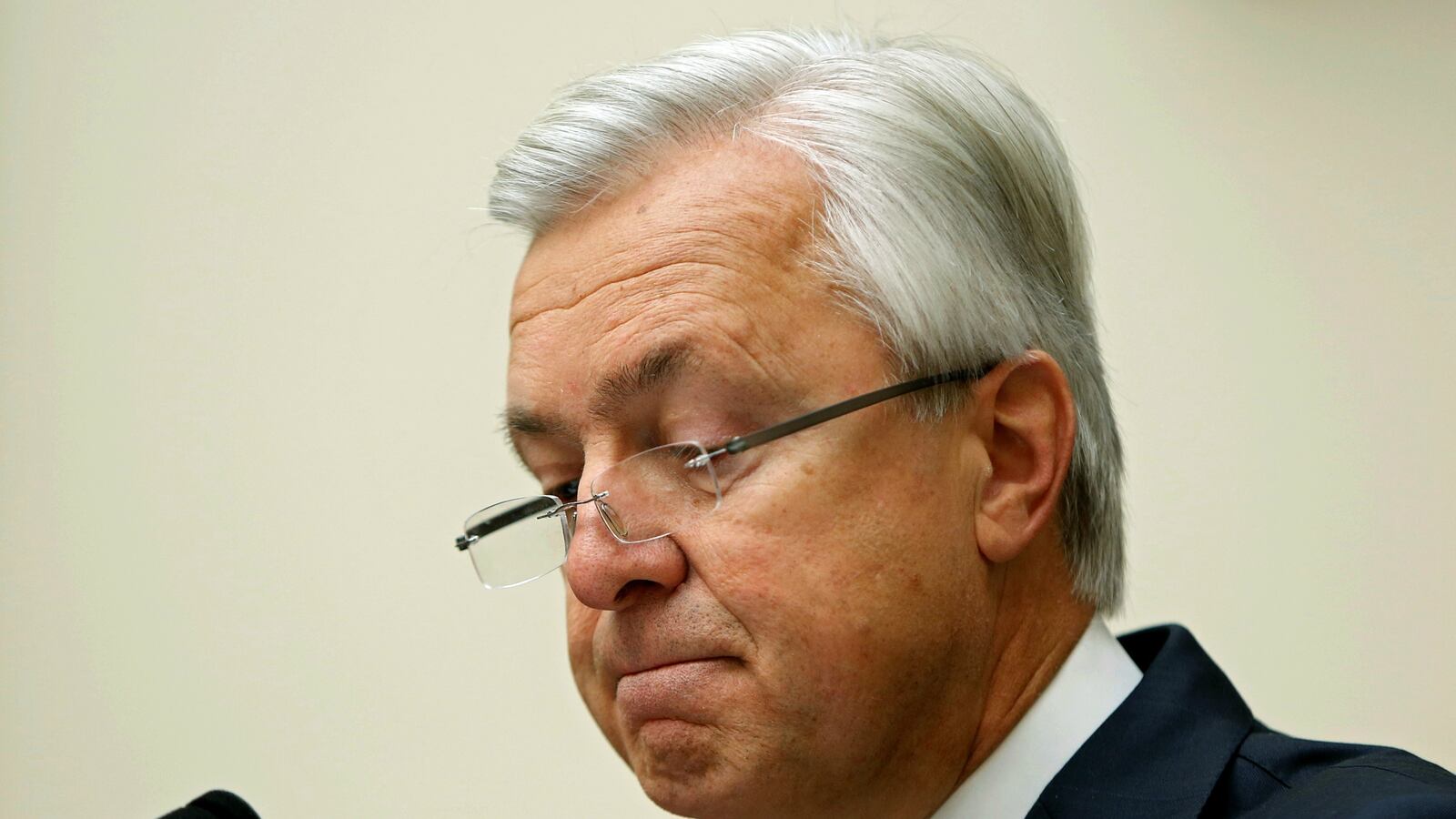 cheats/2017/04/10/wells-fargo-board-halts-pay-for-two-former-executives/160929-wells-fargo-cheat_u3czi0